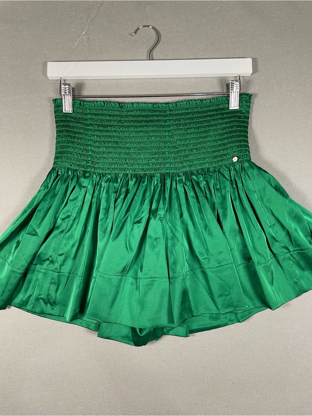 Natural Life Green Daisy Smocked Satin Skort Mini Green Size Medium